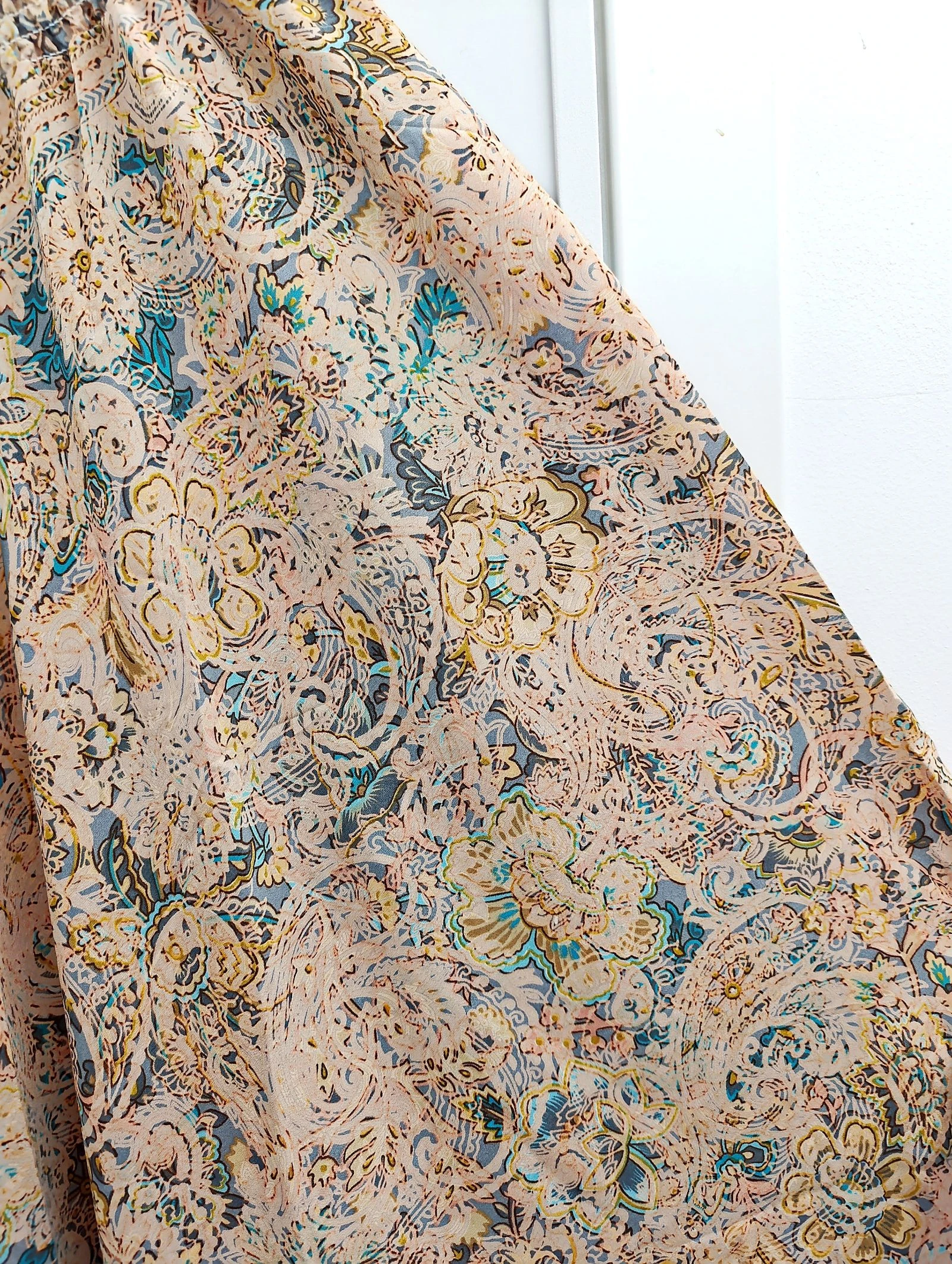 Pantalón Palazzo beige seda  – photo 4